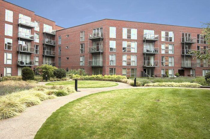 1 Bedroom Flat To Rent In The Heart, Walton-on-Thames, KT12