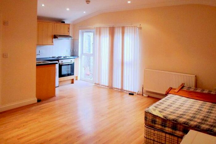 Studio To Rent In Abbey Road, North Acton, NW10