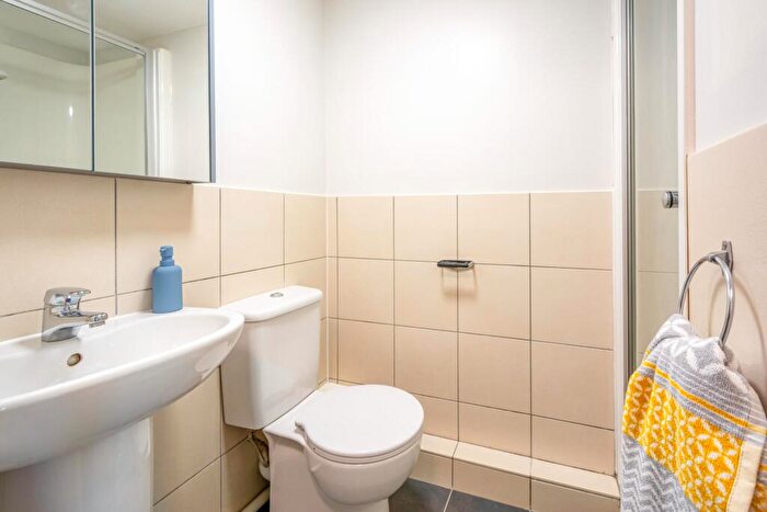 6 Bedroom Private Halls To Rent In Burley Road, Leeds, LS3