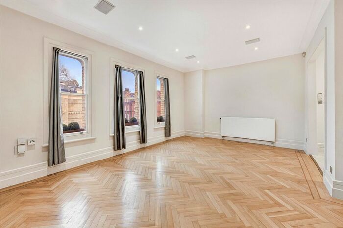 4 Bedroom Flat To Rent In Elm Park Gardens, Chelsea, London, SW10