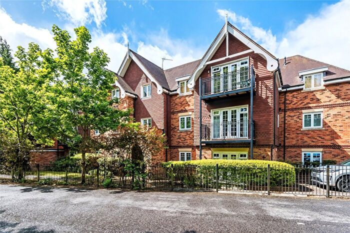 3 Bedroom Flat For Sale In Station Approach, Oxted, Surrey, RH8