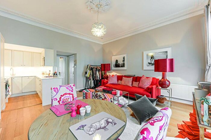 1 Bedroom Flat For Sale In Redcliffe Road, Chelsea, London, SW10