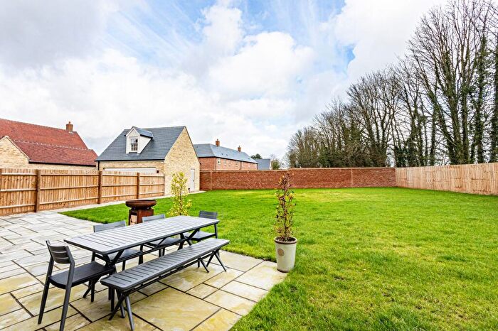 4 Bedroom Detached House For Sale In Cowells Road, Woodstock, OX20