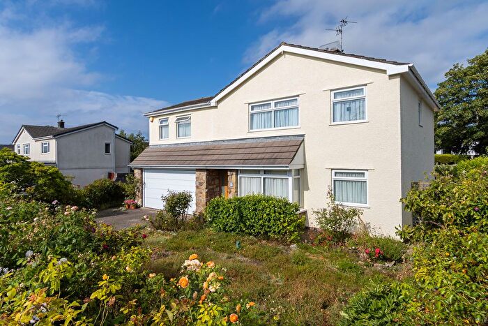 5 Bedroom Detached House For Sale In The Paddocks, Penarth, CF64