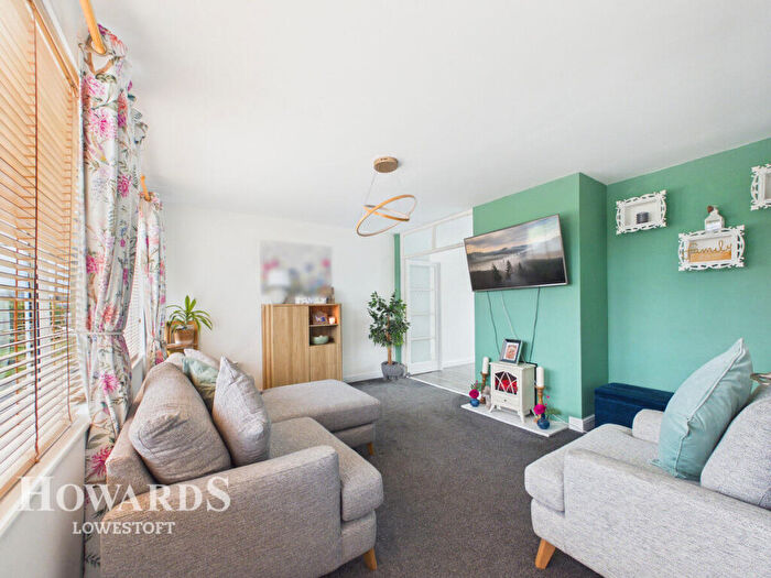 3 Bedroom Detached House For Sale In Westland Road, Lowestoft, NR33