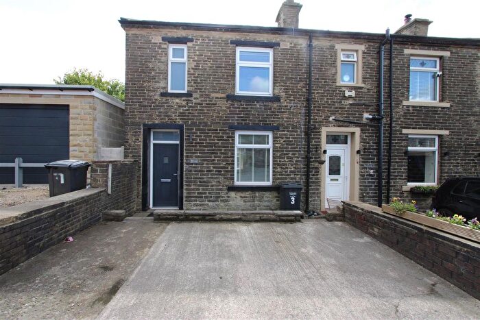 2 Bedroom Semi-Detached House To Rent In Witchfield Hill, Shelf, Halifax, HX3