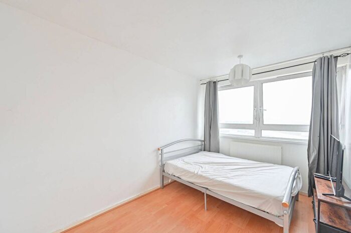 1 Bedroom Flat For Sale In Bannerman House, Vauxhall, London, SW8