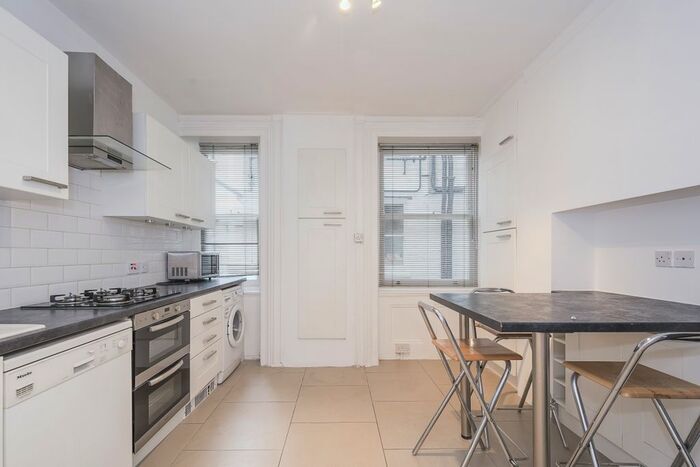 4 Bedroom Flat To Rent In Chapel Street, London, NW1