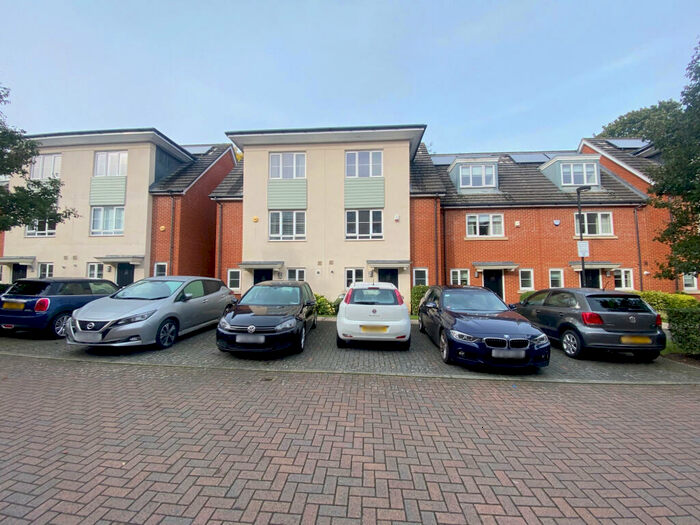 3 Bedroom Terraced House To Rent In Blossom Drive Orpington, BR6