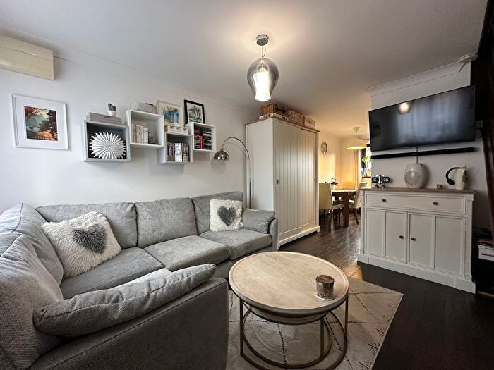 2 Bedroom Semi-detached House For Sale In Providence Way, Cambridge, CB25