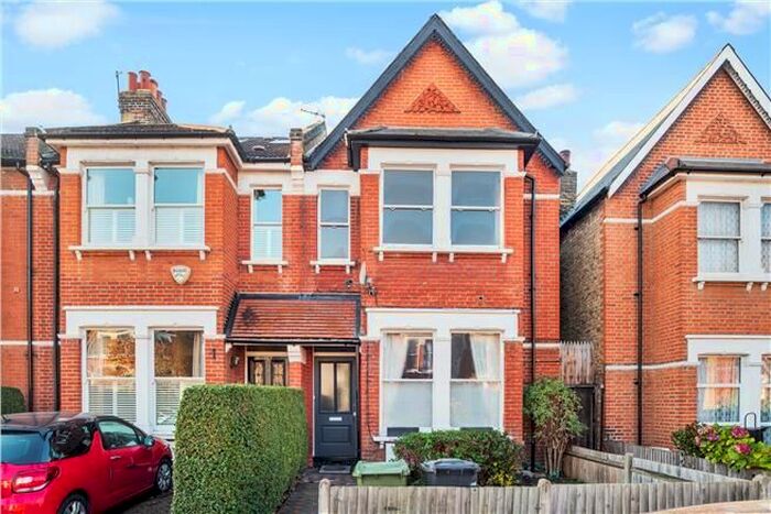2 Bedroom Flat To Rent In Clive Road, West Dulwich, London SE21