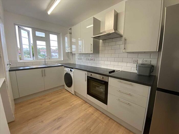 3 Bedroom Flat To Rent In Forty Avenue, Wembley, HA9