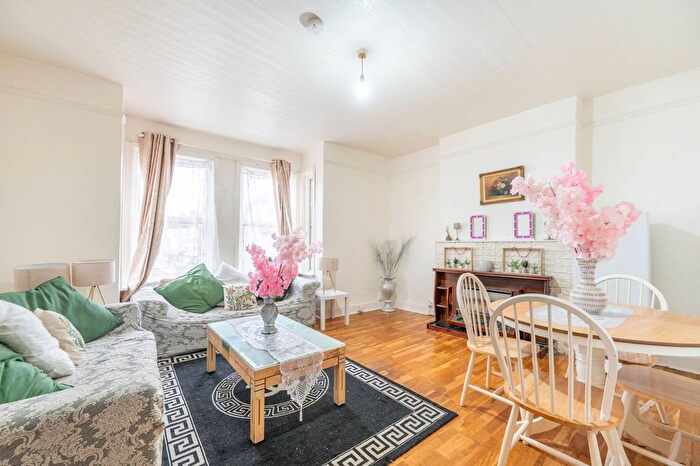 1 Bedroom Flat To Rent In Bertie Road, Willesden Green, London, NW10