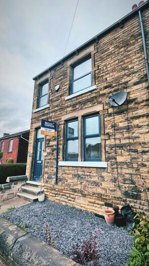 2 Bedroom Terraced House To Rent In Wrenthorpe Lane, Wakefield, WF2