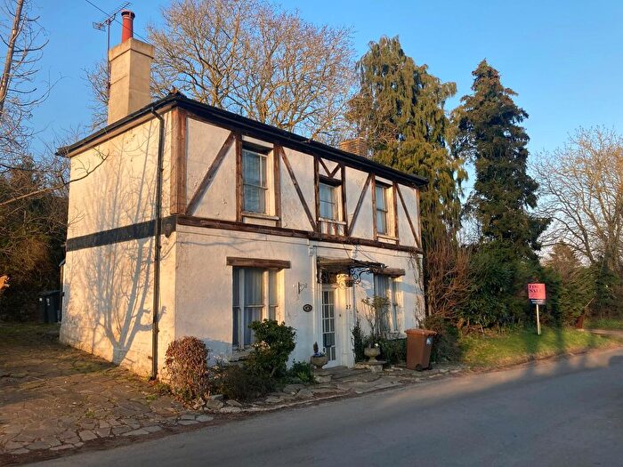 3 Bedroom Detached House For Sale In Wormley West End, Broxbourne, EN10