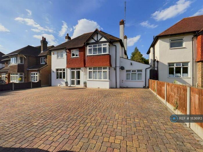 5 Bedroom Semi-Detached House To Rent In Essenden Road, South Croydon, CR2