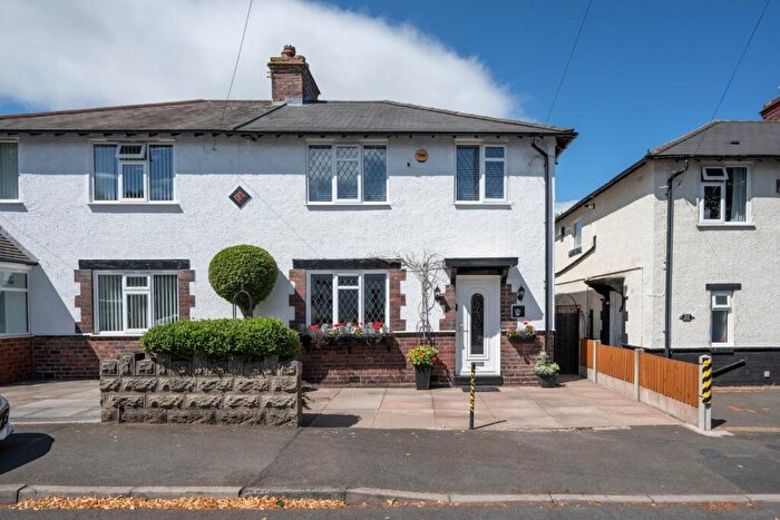 3 Bedroom Semi Detached House For Sale In Graham Road, West Bromwich, B71