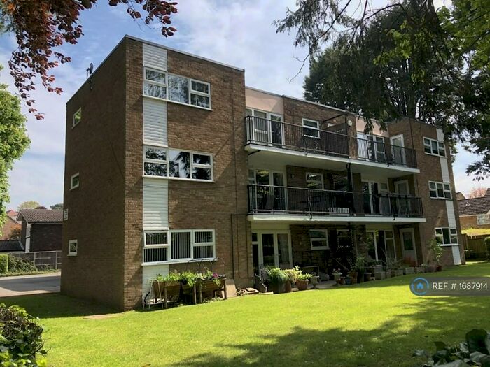 2 Bedroom Flat To Rent In Ferndale, Harpenden, AL5
