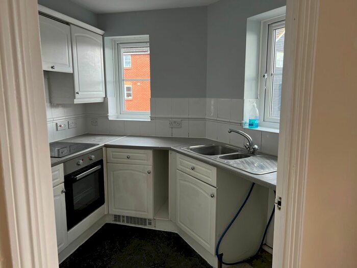 2 Bedroom Flat To Rent In Jacobs Oak, Ashford, TN24