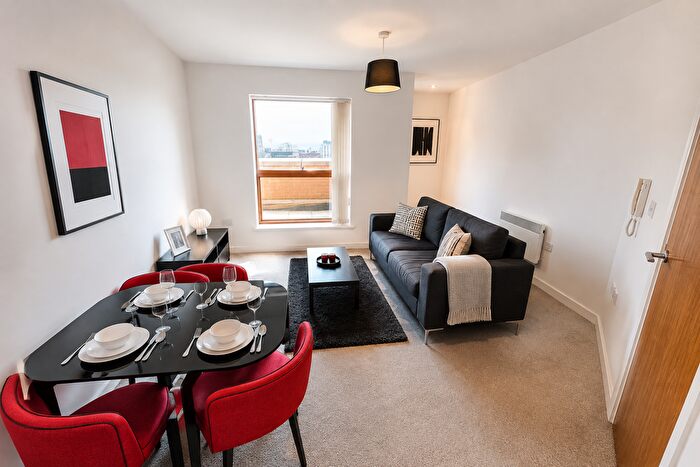 1 Bedroom Flat To Rent In Jefferson Place, Fernie Street, M4