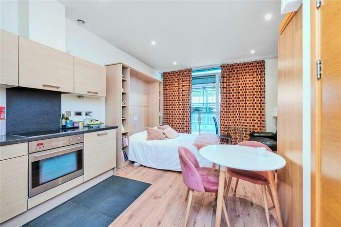 Apartment To Rent In Eustace Building, Queenstown Road, London, SW11