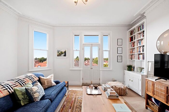 2 Bedroom Flat For Sale In Ranelagh Gardens, Stamford Brook Avenue, W6
