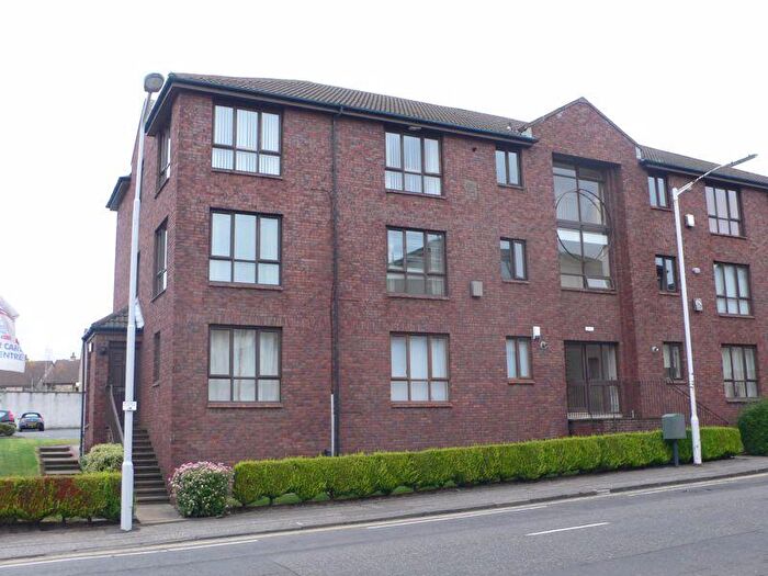 3 Bedroom Flat To Rent In Rutherford Court, Kirkcaldy, KY1