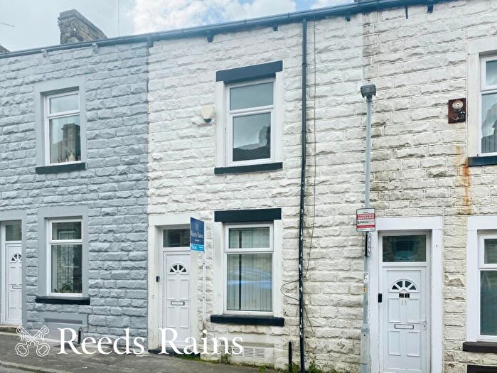 3 Bedroom Terraced House To Rent In Herbert Street, Burnley, Lancashire, BB11