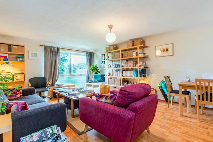 2 Bedroom Flat To Rent In Fortis Green, Muswell Hill, London, N2