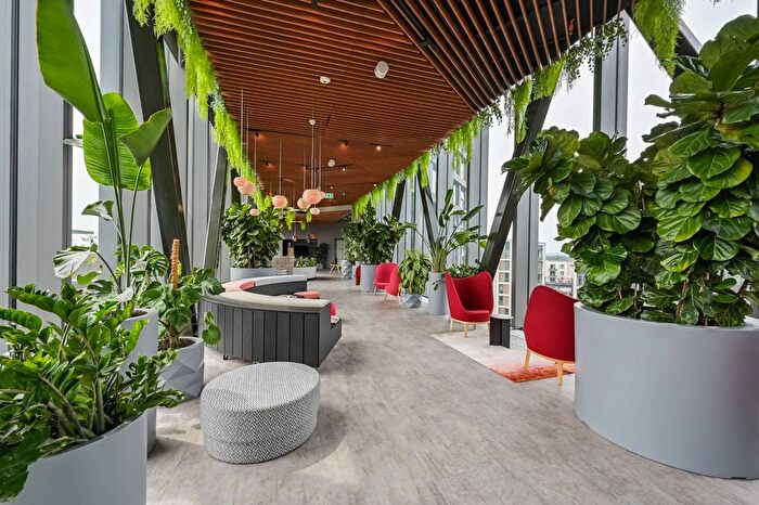 2 Bedroom Flat To Rent In Hightail Point, Stratford, London, E20