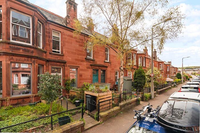 3 Bedroom Flat For Sale In Macdowall Road, Edinburgh, EH9