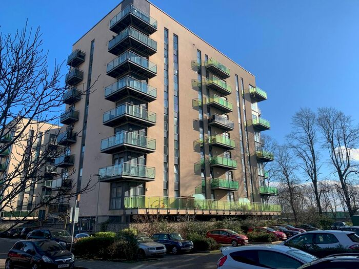 2 Bedroom Flat To Rent In Academy Way, Becontree, Dagenham, RM8