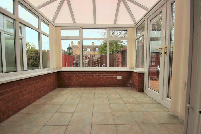 2 Bedroom Bungalow For Sale In Oribi Close, Hull, HU4