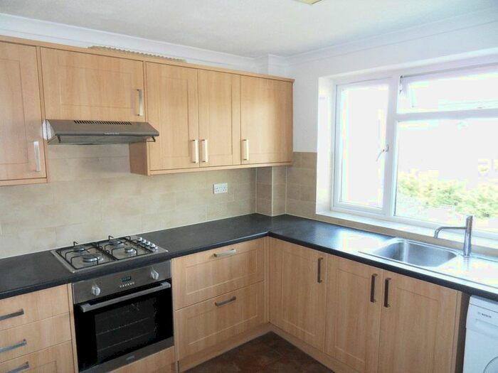 2 Bedroom Flat To Rent In Lonsdale Close, Hatch End, Pinner, HA5