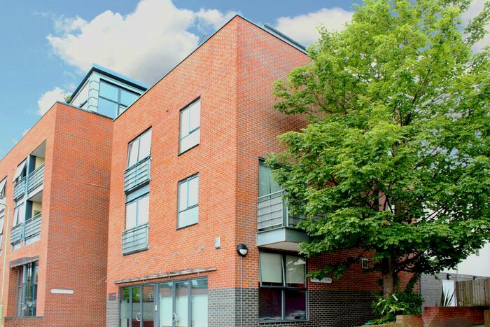 1 Bedroom Flat To Rent In Belgarum Place Staple Gardens, Winchester SO23