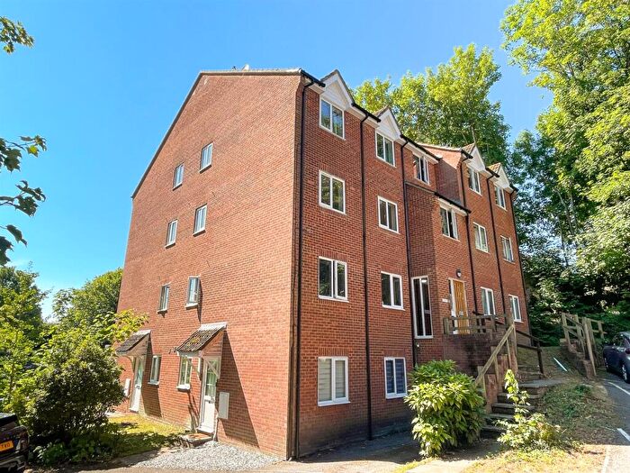 1 Bedroom Flat For Sale In Sarum Close, Salisbury, SP2