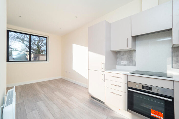 1 Bedroom Apartment To Rent In Ewell Road, Cheam, Sutton, SM3