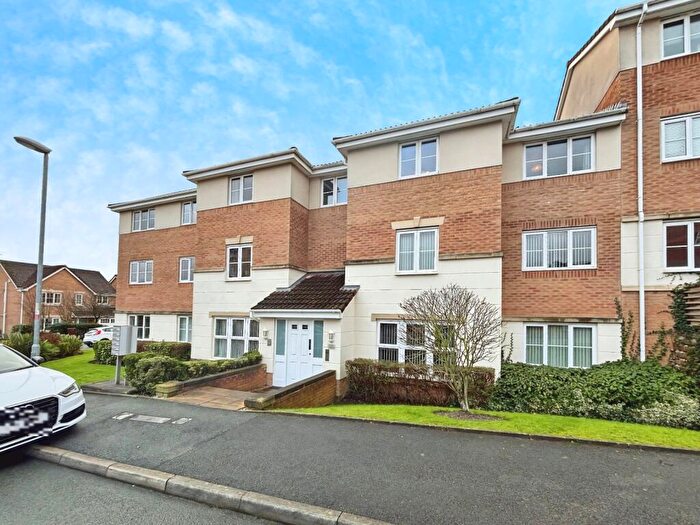 2 Bedroom Apartment For Sale In The Links, Hyde, Greater Manchester, SK14