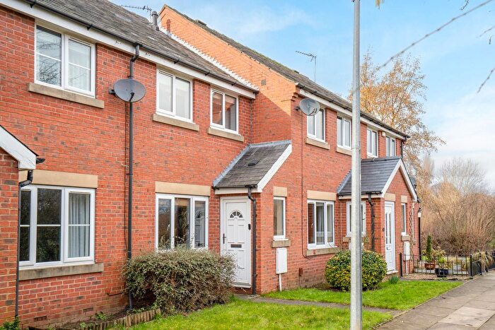 2 Bedroom Town House For Sale In Stephenson Way, York, YO26