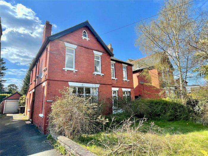 4 Bedroom Detached House For Sale In Hampton Road, Oswestry, Shropshire, SY11