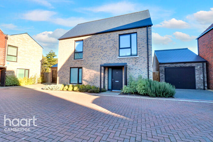 3 Bedroom Detached House To Rent In Walnut Court, Cambridge, CB5