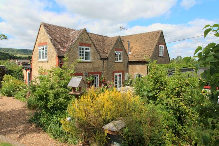 5 Bedroom Semi-Detached House For Sale In Old School Lane, Ryarsh, West Malling, ME19