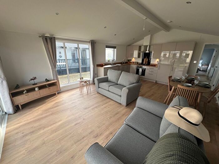 2 Bedroom Lodge For Sale In Chichester Lakeside Holiday Park, Vinnetrow Rd Chichester, PO20