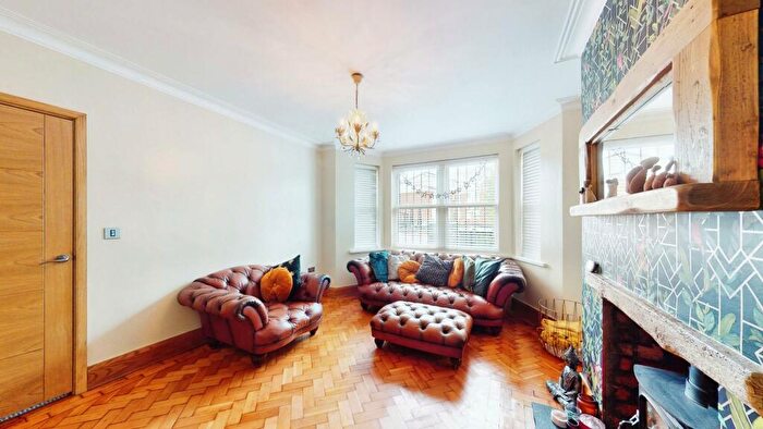 4 Bedroom Semi-Detached House To Rent In Llwynderw Rd, Whitchurch, Cardiff, CF14