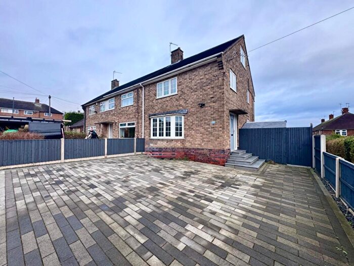 3 Bedroom House To Rent In Pinewood Gardens, Clifton, NG11