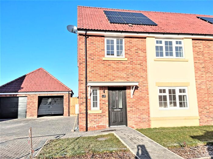 4 Bedroom Semi-Detached House To Rent In Orchard Way, Wisbech St Mary, PE13