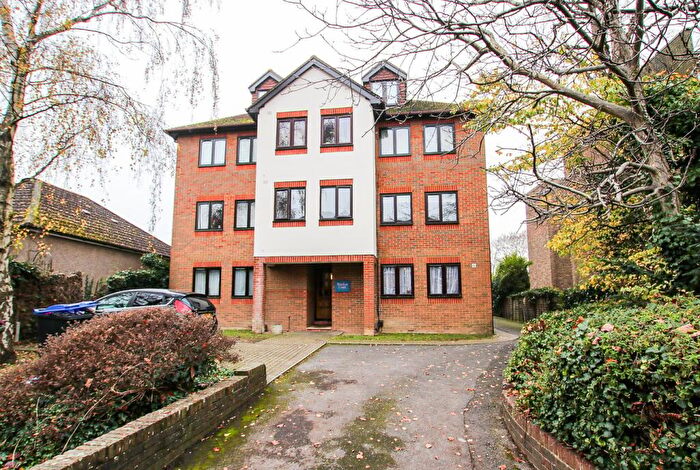 1 Bedroom Flat To Rent In Woodcote Road, Wallington, SM6