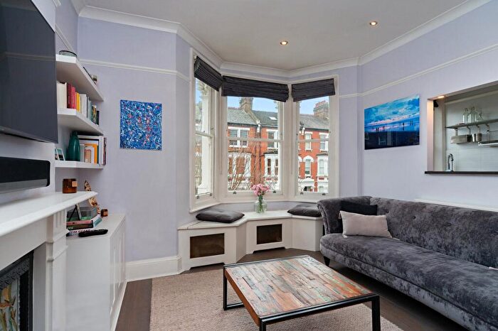 2 Bedroom Apartment To Rent In Dunster Gardens, London, NW6
