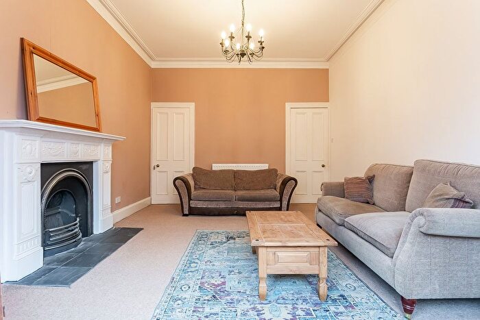 2 Bedroom Flat For Sale In Fairlie Park Drive, Glasgow, G11