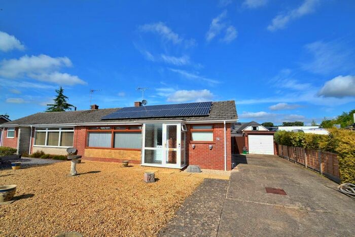 2 Bedroom Bungalow To Rent In Corfe Mullen, BH21